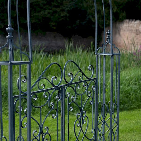 Heritage Gates with Arch - Lead