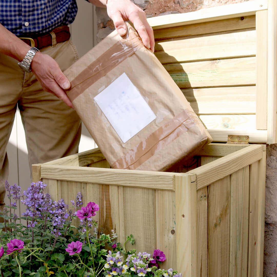 Parcel Store With Planter - Frankton's